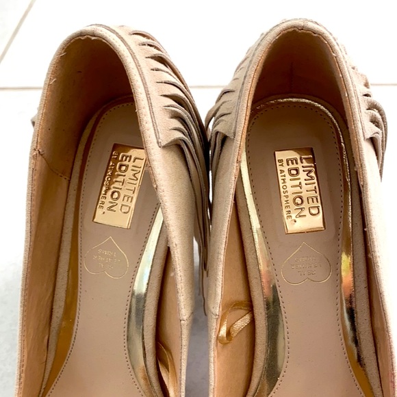 Beige pumps - size 10 - Picture 5 of 10
